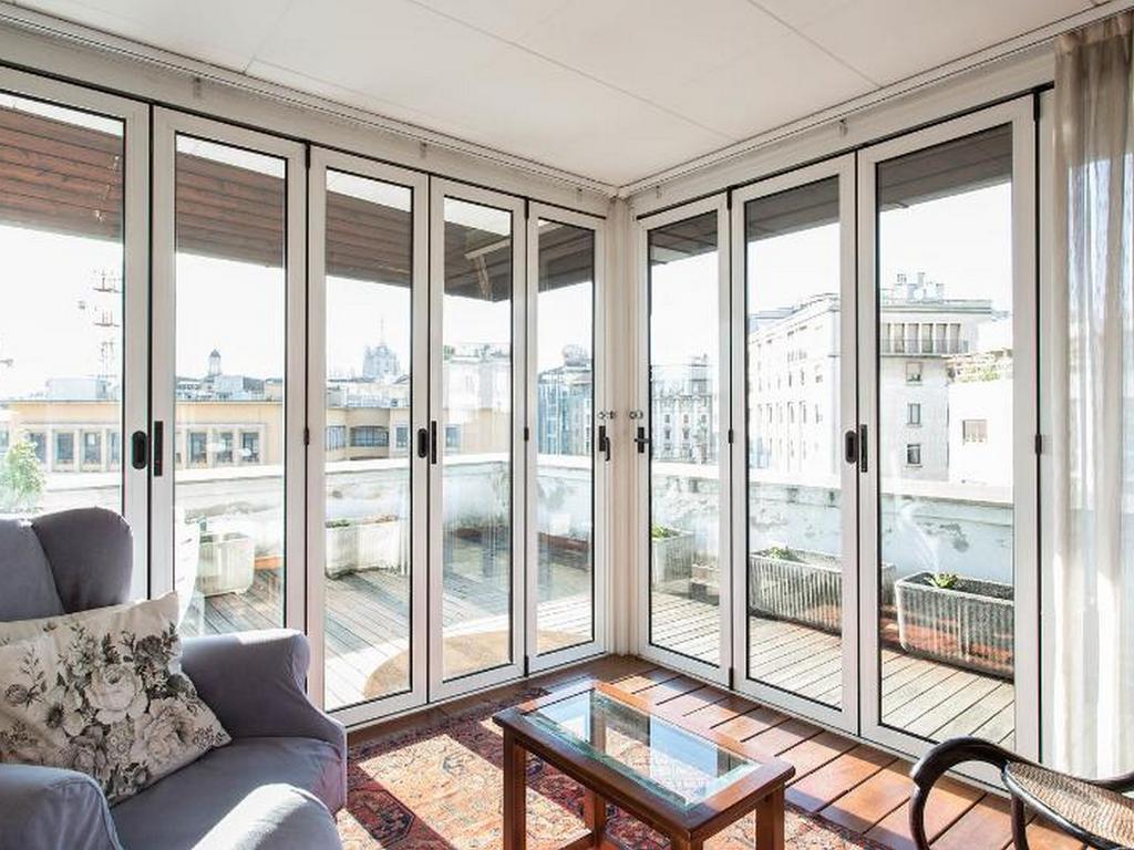 Roomy Apartment Duomo & San Babila Milan Luaran gambar