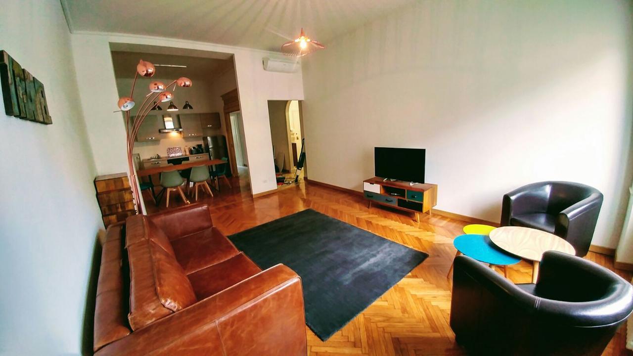 Roomy Apartment Duomo & San Babila Milan Luaran gambar