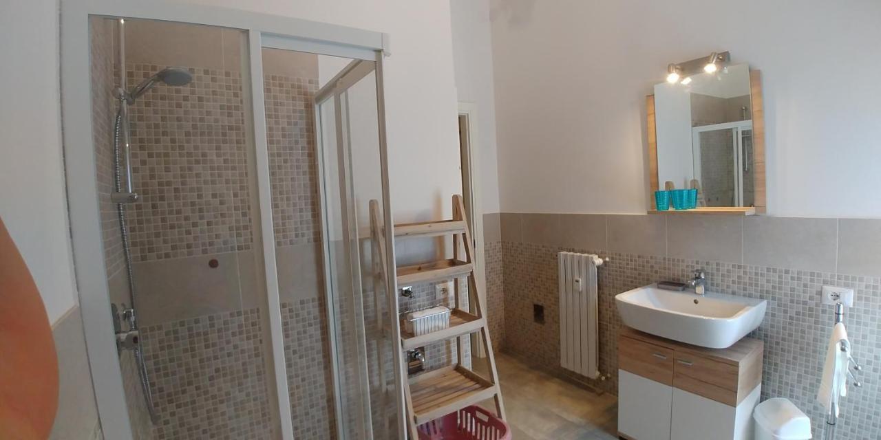Roomy Apartment Duomo & San Babila Milan Luaran gambar