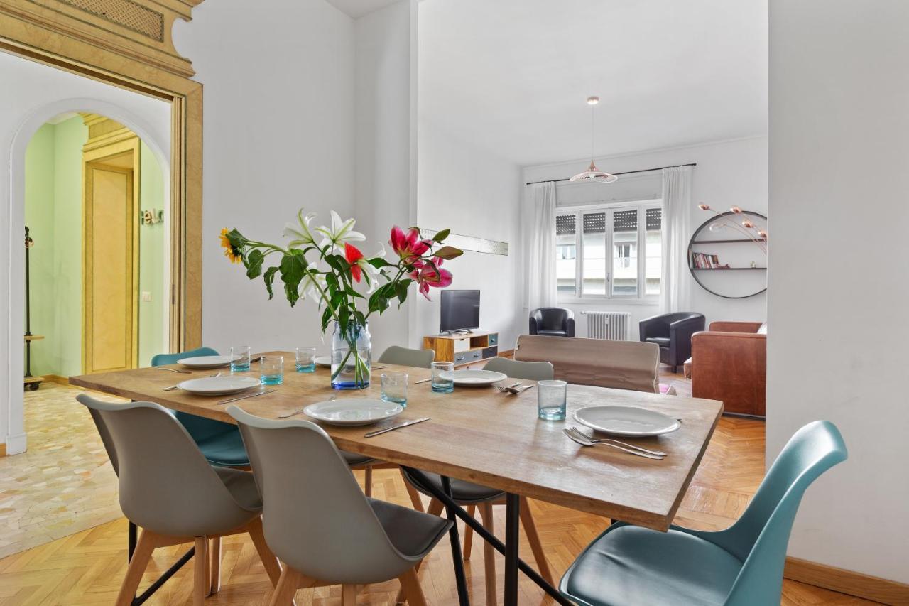Roomy Apartment Duomo & San Babila Milan Luaran gambar